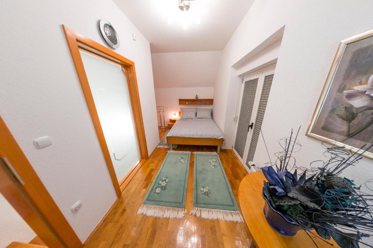 Holiday Home Villa Sara Bihać エクステリア 写真