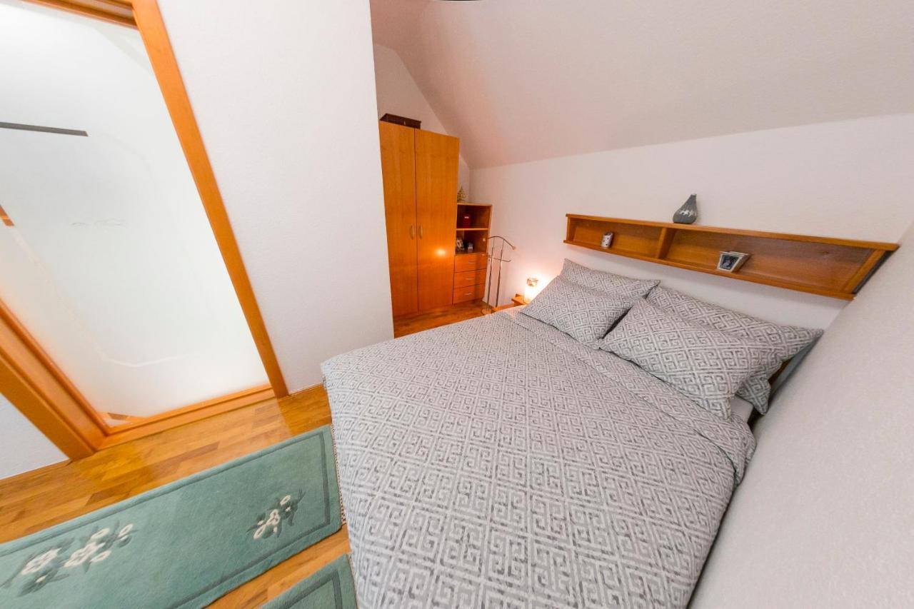 Holiday Home Villa Sara Bihać エクステリア 写真