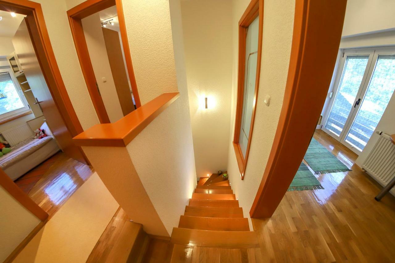 Holiday Home Villa Sara Bihać エクステリア 写真