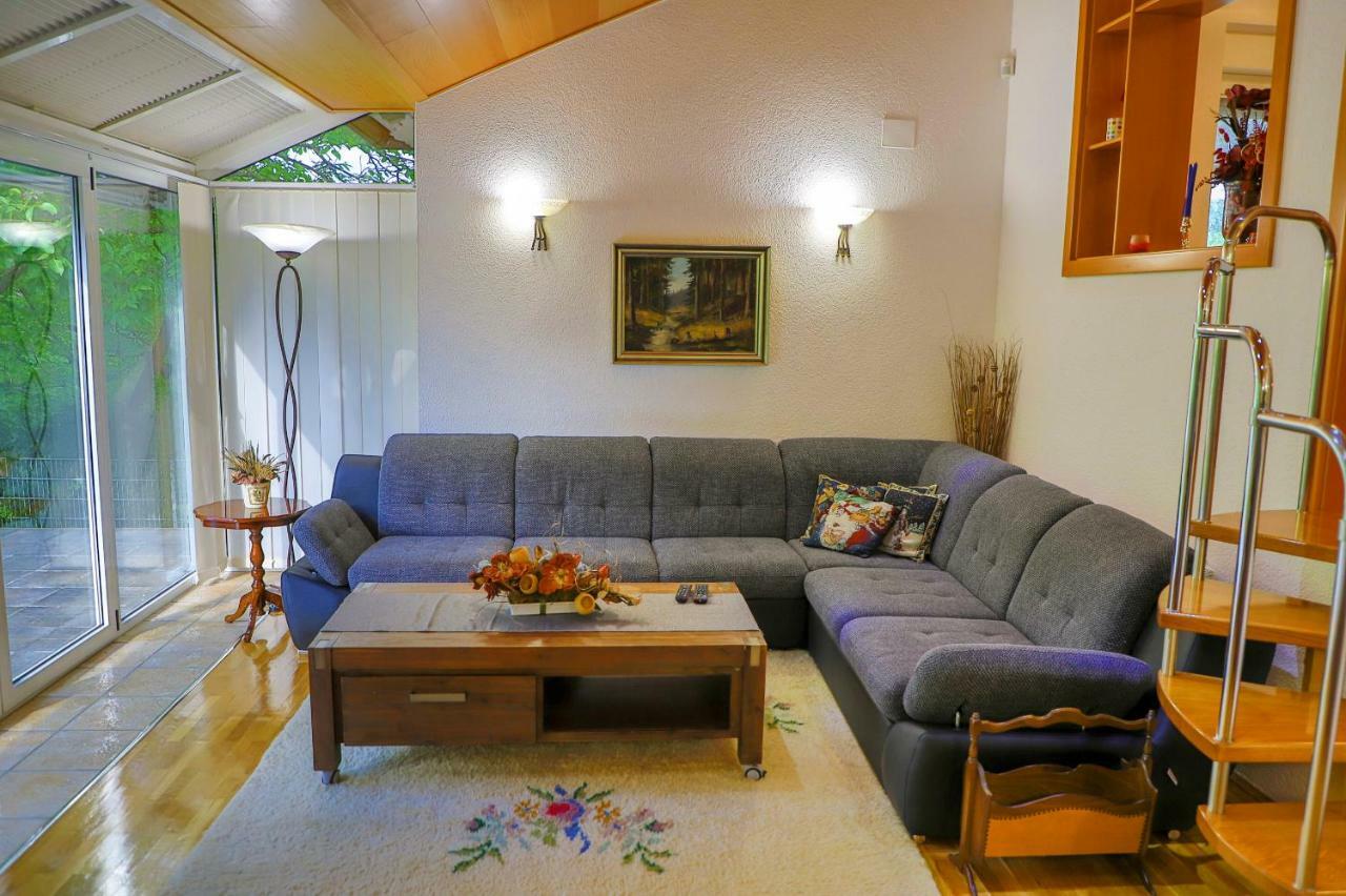 Holiday Home Villa Sara Bihać エクステリア 写真