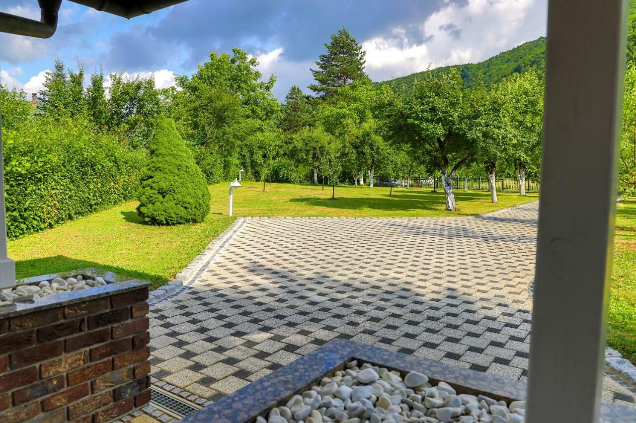 Holiday Home Villa Sara Bihać エクステリア 写真