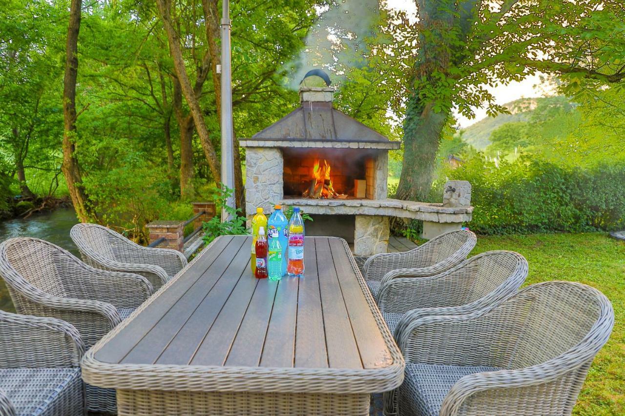 Holiday Home Villa Sara Bihać エクステリア 写真