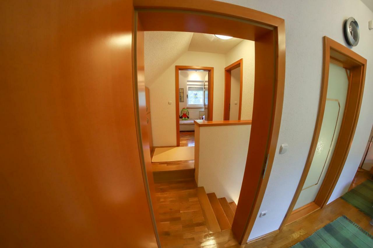 Holiday Home Villa Sara Bihać エクステリア 写真