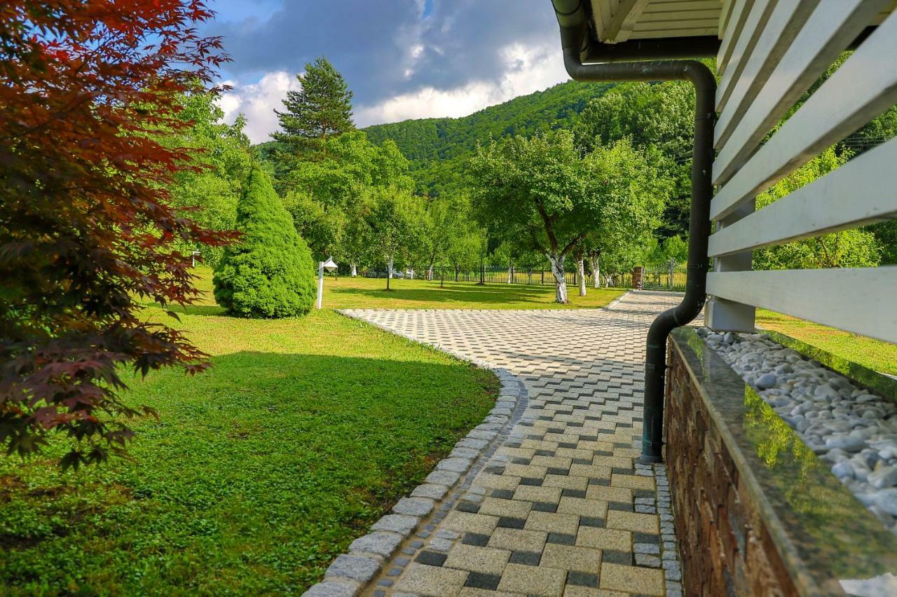Holiday Home Villa Sara Bihać エクステリア 写真